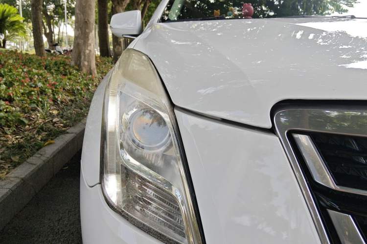 Used Cadillac XTS 2017 28T Elite Model Right Front Headlight