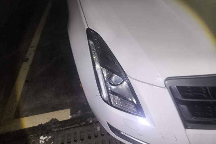 Used Cadillac XTS 2017 28T Tech Edition Right Front Headlight