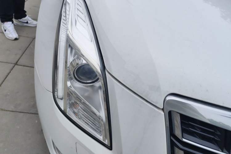 Used Cadillac XTS 2017 28T Elite Model Right Front Headlight