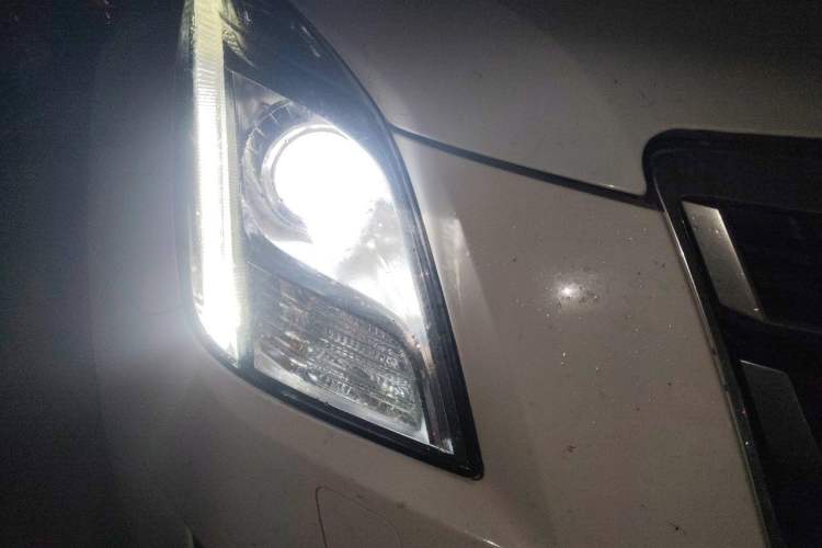 Used Cadillac XTS 2017 28T Tech Edition Right Front Headlight