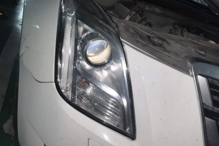 Used Cadillac XTS 2017 28T Elite Model Right Front Headlight