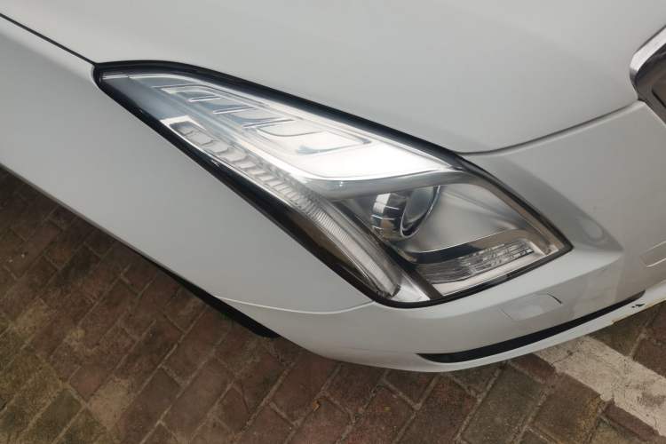 Used Cadillac XTS 2017 28T Tech Edition Right Front Headlight