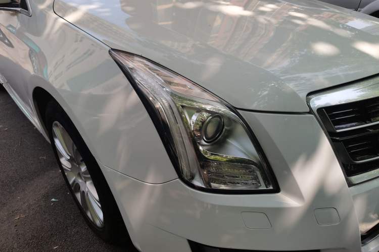 Used Cadillac XTS 2017 28T Tech Edition Right Front Headlight