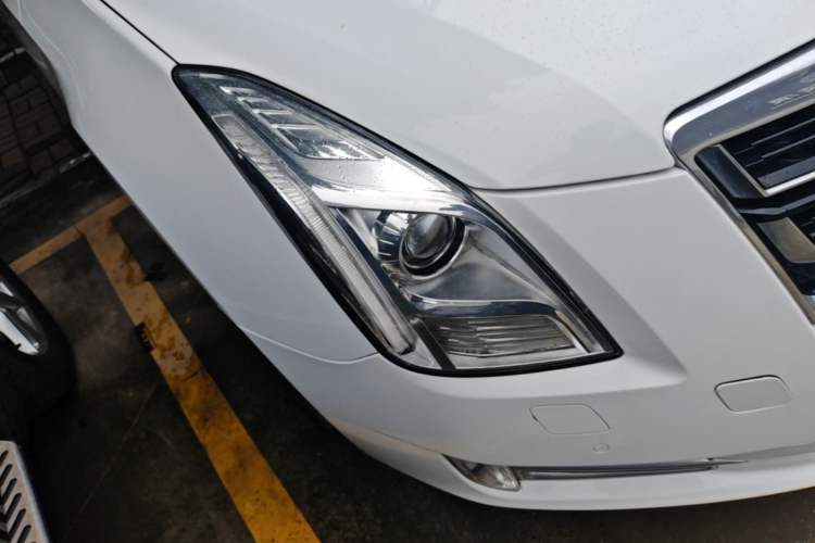 Used Cadillac XTS 2017 28T Elite Model Right Front Headlight