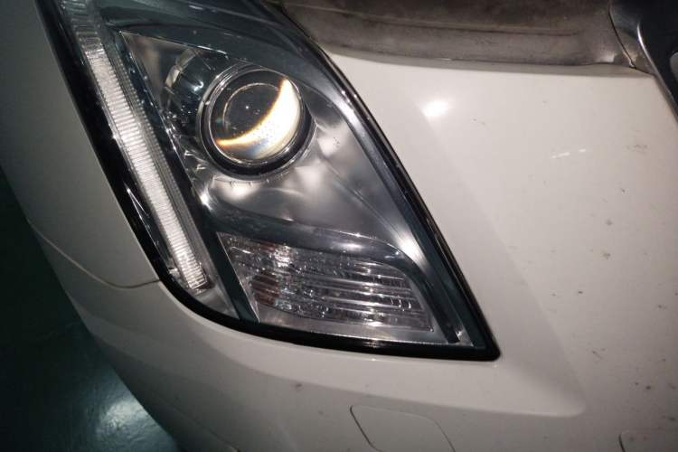 Used Cadillac XTS 2017 28T Tech Edition Right Front Headlight