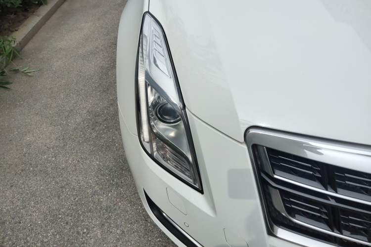 Used Cadillac XTS 2017 28T Tech Edition Right Front Headlight