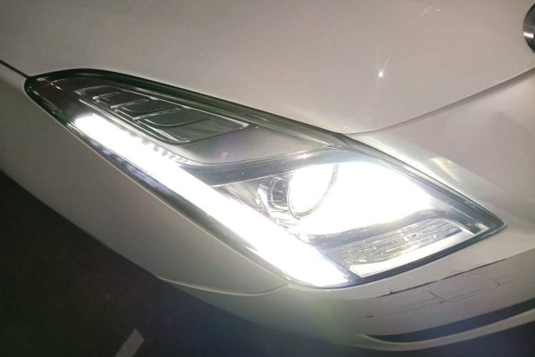 Used Cadillac XTS 2017 28T Tech Edition Right Front Headlight