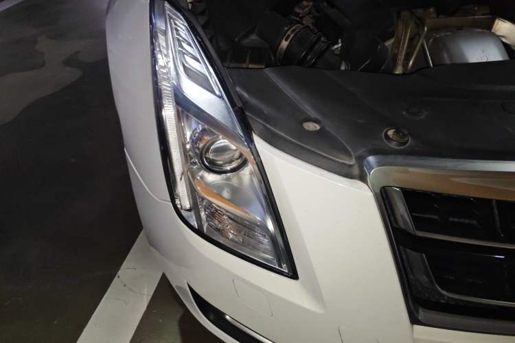 Used Cadillac XTS 2017 28T Tech Edition Right Front Headlight