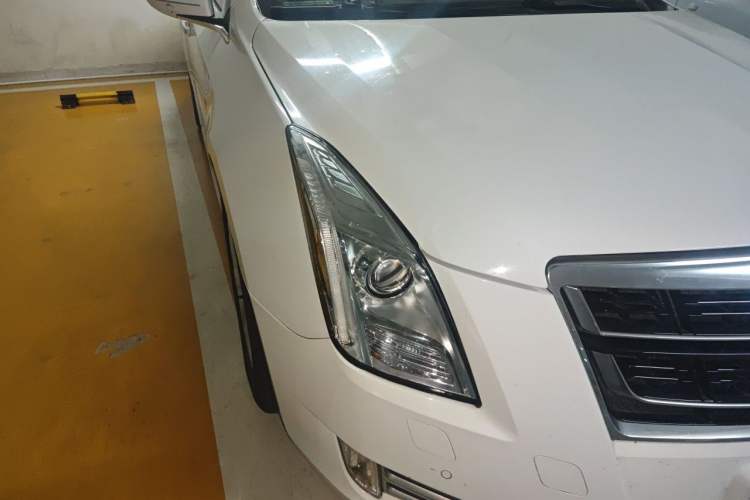 Used Cadillac XTS 2017 28T Elite Model Right Front Headlight