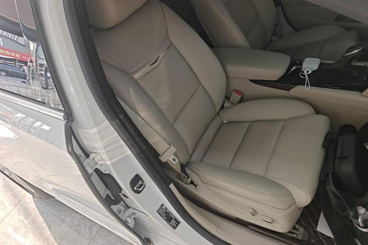 Used Cadillac XTS 2017 28T Tech Edition Right Front Seat