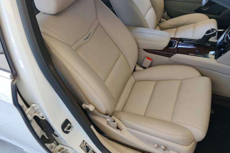 Used Cadillac XTS 2017 28T Elite Model Right Front Seat