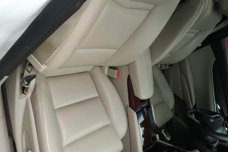 Used Cadillac XTS 2017 28T Tech Edition Right Front Seat