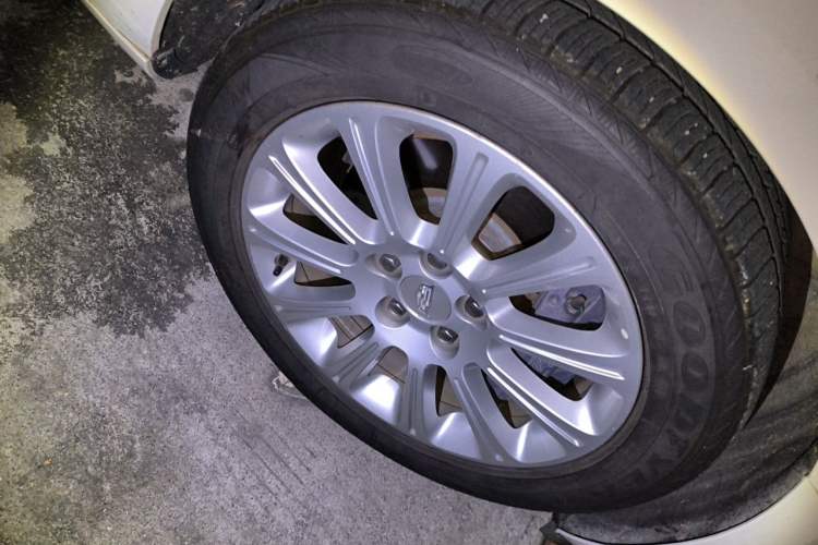 Used Cadillac XTS 2017 28T Tech Edition Right Front Wheel Hub