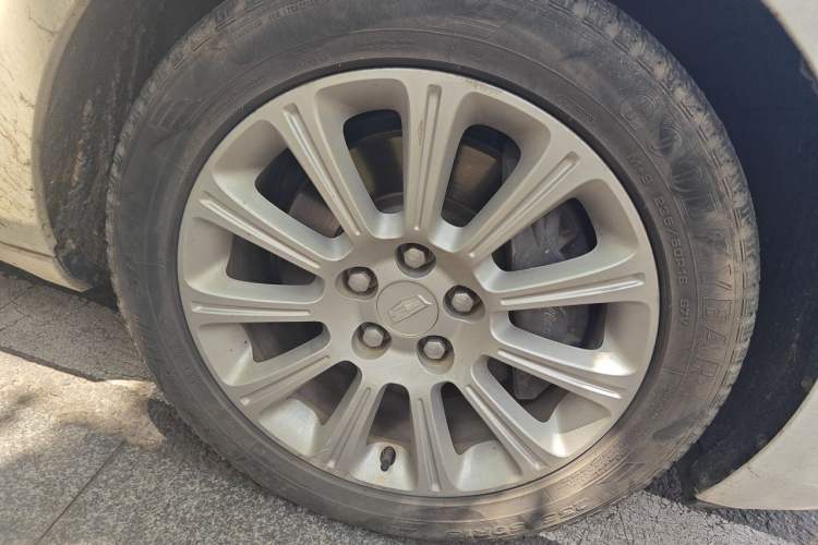 Used Cadillac XTS 2017 28T Elite Model Right Front Wheel Hub