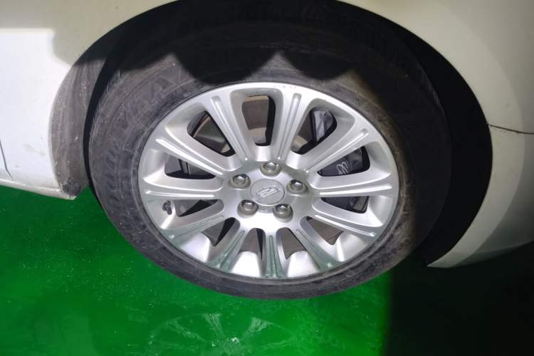 Used Cadillac XTS 2017 28T Tech Edition Right Front Wheel Hub