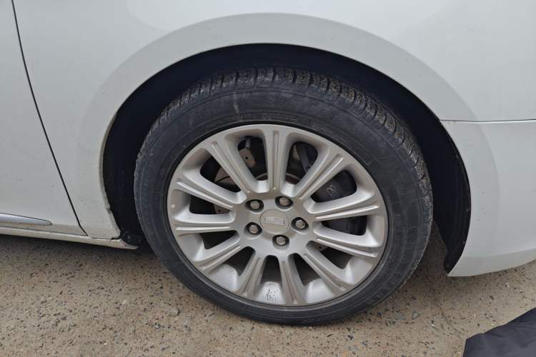 Used Cadillac XTS 2017 28T Tech Edition Right Front Wheel Hub
