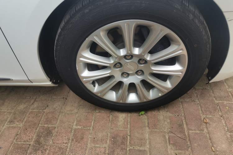 Used Cadillac XTS 2017 28T Tech Edition Right Front Wheel Hub