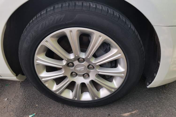 Used Cadillac XTS 2017 28T Tech Edition Right Front Wheel Hub