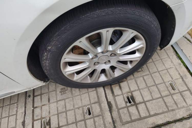 Used Cadillac XTS 2017 28T Elite Model Right Front Wheel Hub