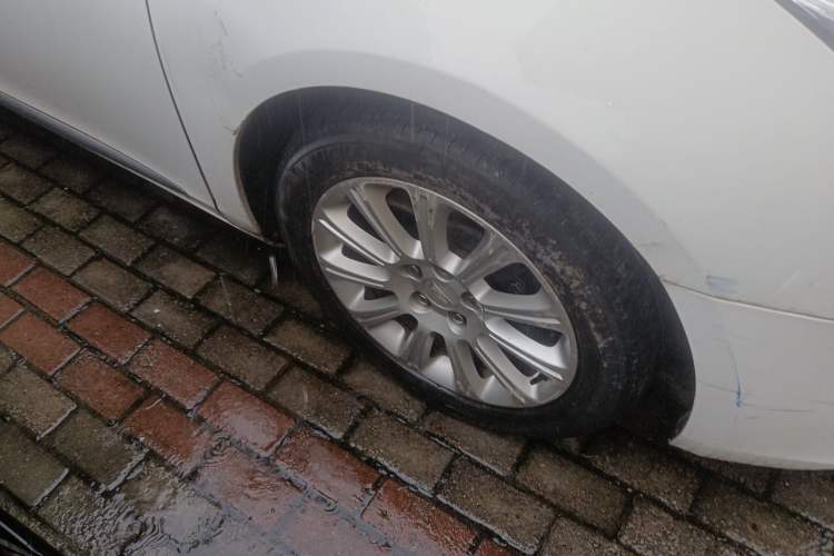 Used Cadillac XTS 2017 28T Tech Edition Right Front Wheel Hub