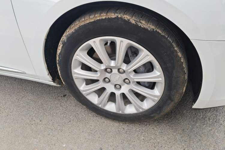 Used Cadillac XTS 2017 28T Elite Model Right Front Wheel Hub