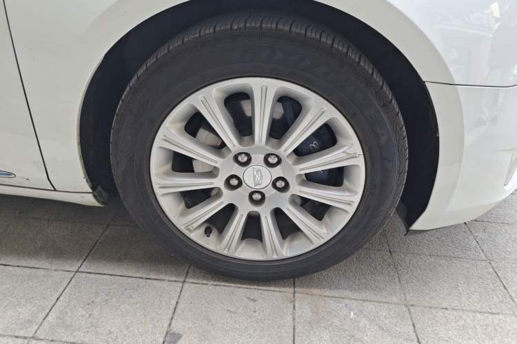 Used Cadillac XTS 2017 28T Elite Model Right Front Wheel Hub