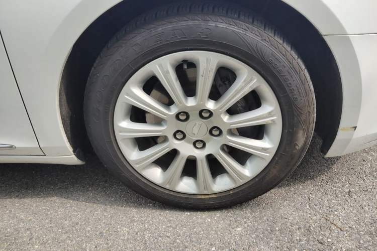 Used Cadillac XTS 2017 28T Tech Edition Right Front Wheel Hub