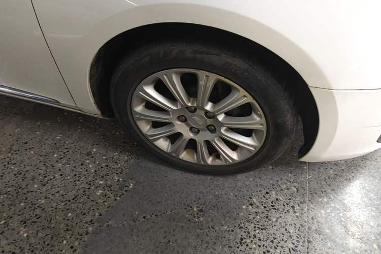 Used Cadillac XTS 2017 28T Tech Edition Right Front Wheel Hub