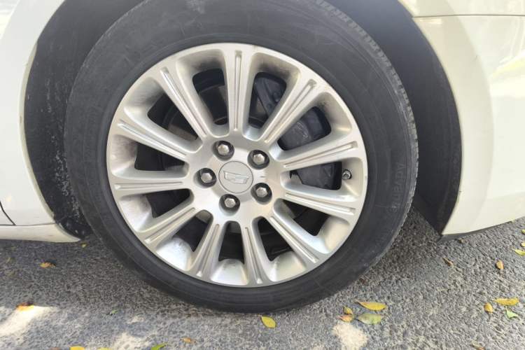 Used Cadillac XTS 2017 28T Elite Model Right Front Wheel Hub