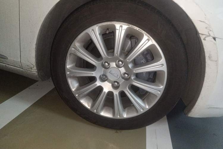 Used Cadillac XTS 2017 28T Tech Edition Right Front Wheel Hub