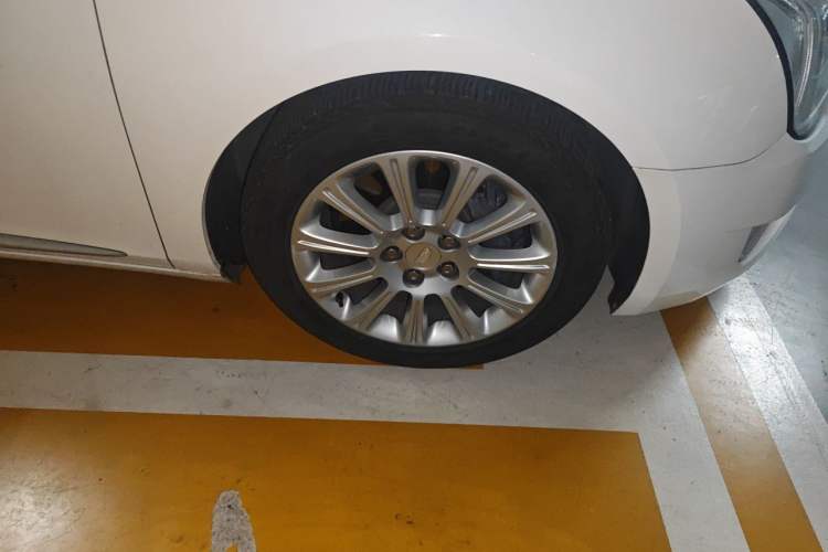 Used Cadillac XTS 2017 28T Elite Model Right Front Wheel Hub