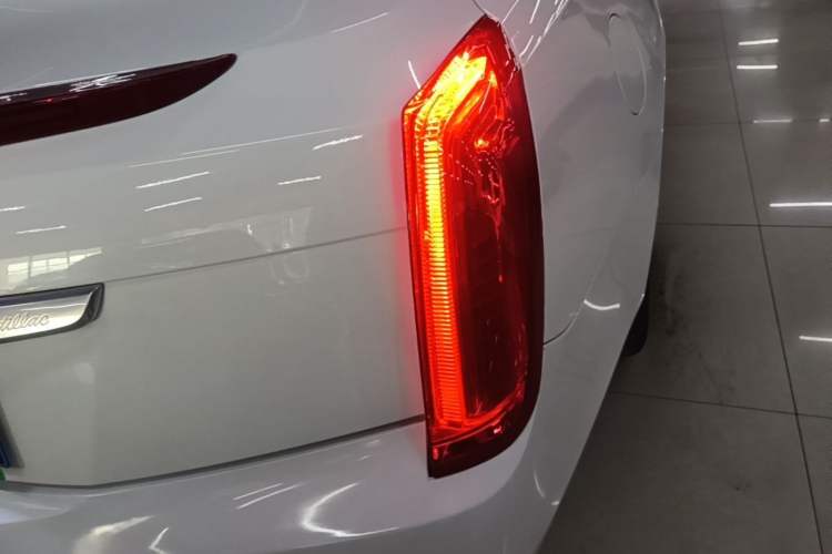 Used Cadillac XTS 2017 28T Tech Edition Right Rear Taillight
