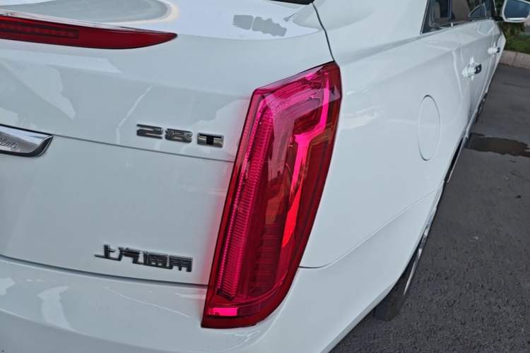 Used Cadillac XTS 2017 28T Tech Edition Right Rear Taillight
