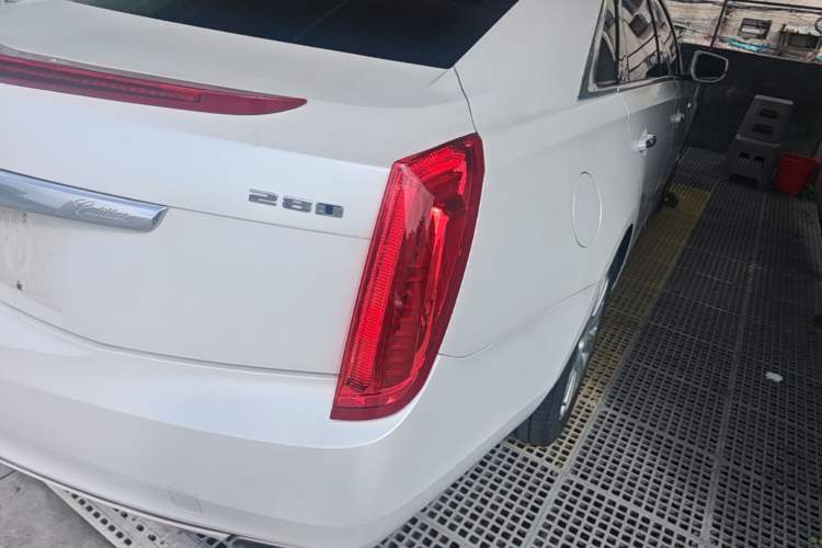 Used Cadillac XTS 2017 28T Elite Model Right Rear Taillight