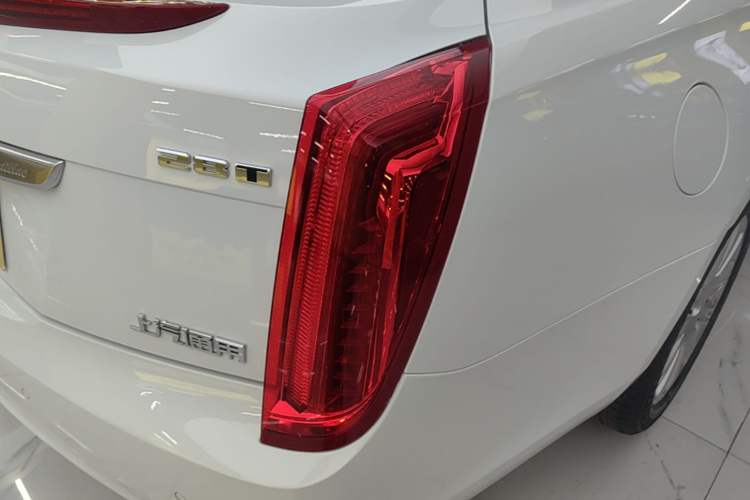 Used Cadillac XTS 2017 28T Tech Edition Right Rear Taillight