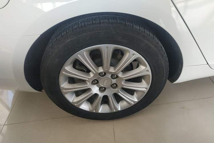 Used Cadillac XTS 2017 28T Tech Edition Right Rear Wheel Hub