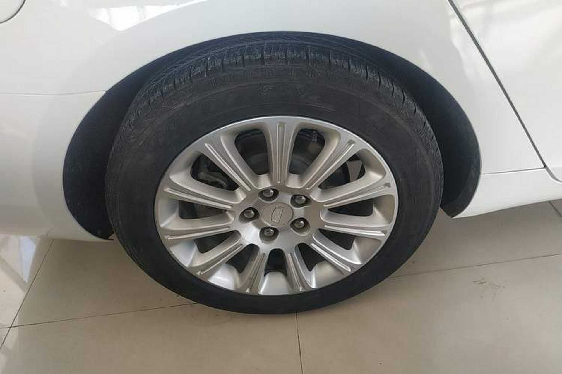 Used Cadillac XTS 2017 28T Tech Edition Right Rear Wheel Hub