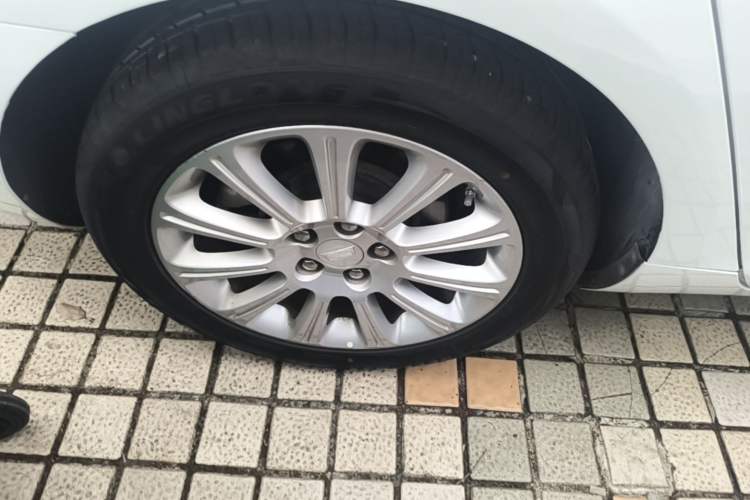 Used Cadillac XTS 2017 28T Tech Edition Right Rear Wheel Hub