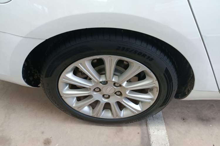 Used Cadillac XTS 2017 28T Elite Model Right Rear Wheel Hub