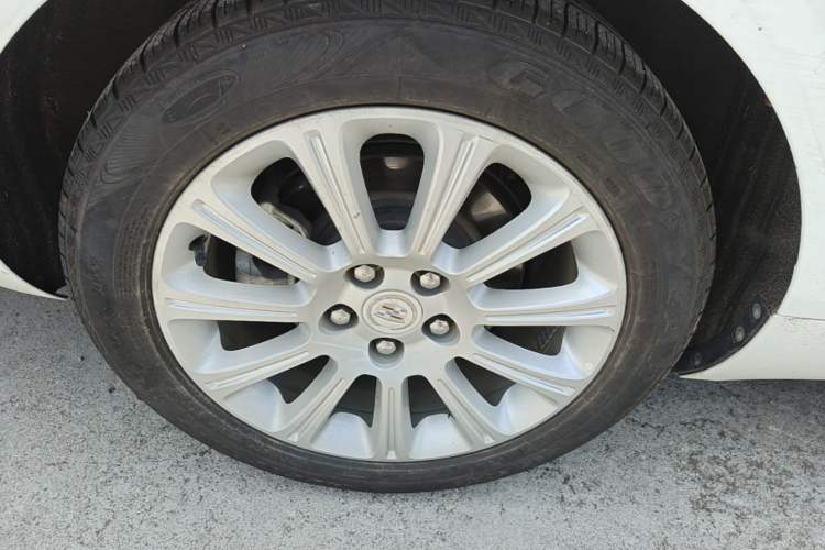 Used Cadillac XTS 2017 28T Tech Edition Right Rear Wheel Hub