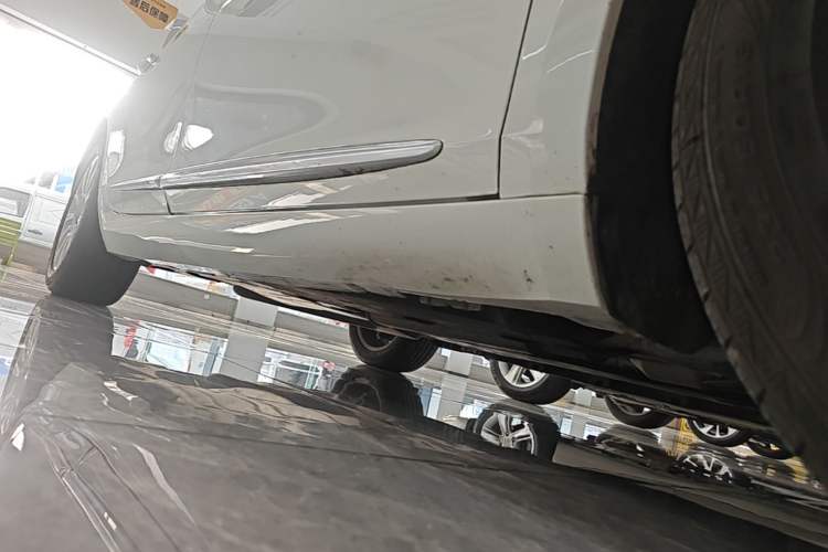 Used Cadillac XTS 2017 28T Tech Edition Right Side Sill
