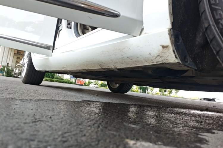 Used Cadillac XTS 2017 28T Tech Edition Right Side Sill