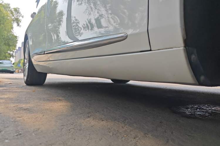 Used Cadillac XTS 2017 28T Elite Model Right Side Sill