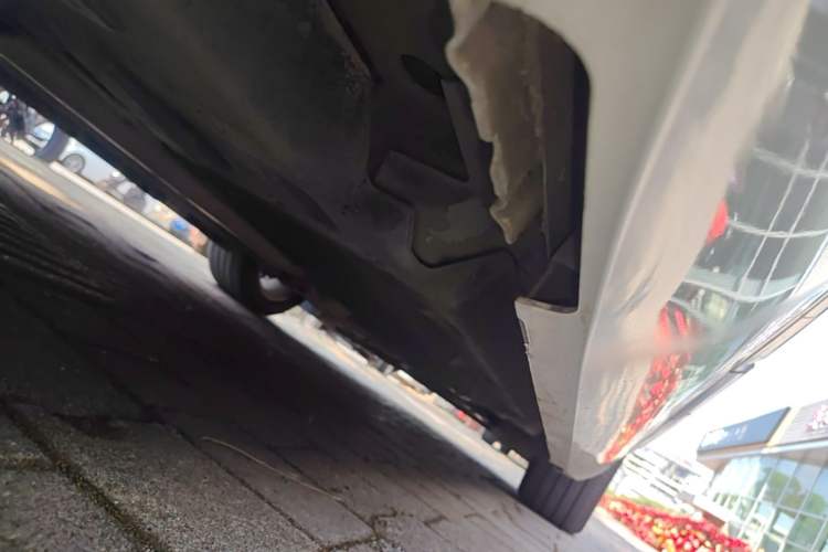 Used Cadillac XTS 2017 28T Elite Model Right Side Sill