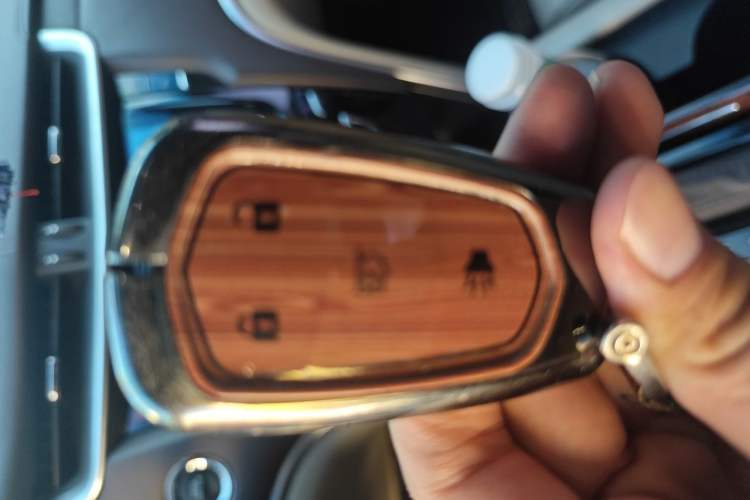 Used Cadillac XTS 2017 28T Tech Edition Vehicle Key