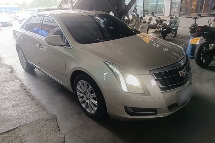Used Cadillac XTS 2017 28T Tech Edition Front Right 45 Deg