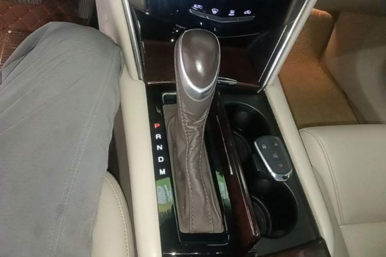 Used Cadillac XTS 2017 28T Tech Edition Gear Lever