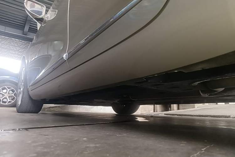 Used Cadillac XTS 2017 28T Tech Edition Left Side Sill