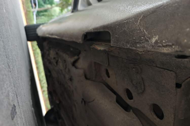 Used Cadillac XTS 2017 28T Elite Model Left Side Sill
