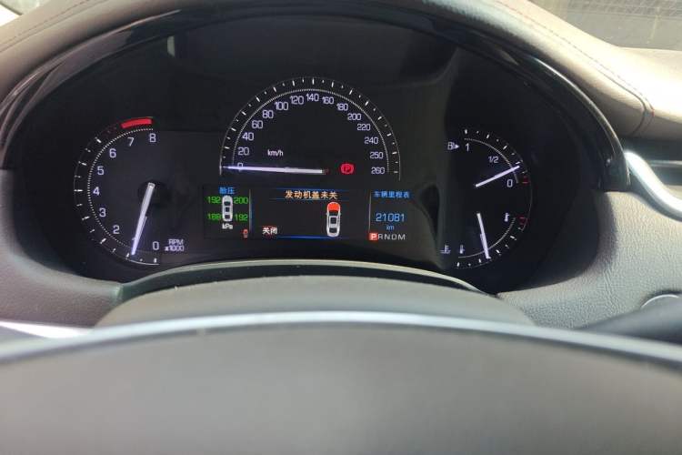 Used Cadillac XTS 2017 28T Elite Model Odometer Close Up
